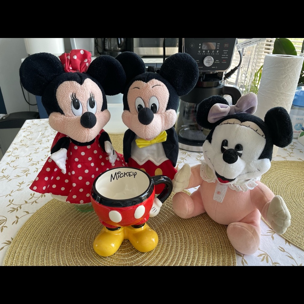 Year 1993 Vintage Mickey,  Mickey cup. Minnie. Musical baby Minnie